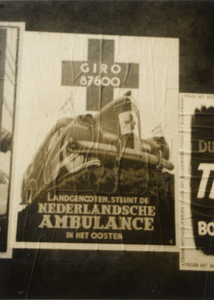 97789 Afbeelding van het affiche met de tekst 'giro 87600/ landgenooten, steunt de/ Nederlandsche/ ambulance/ in het ...